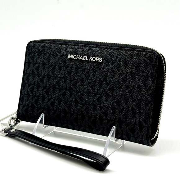Michael Kors Handbags - Michael Kors Jet Set Travel Flat MF Phone Case Wallet Black Signature